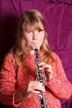 M&auml;dchen mit Oboe