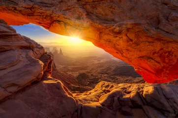 Fotobehang Ochtendgloren Mesa Arch bij zonsopgang