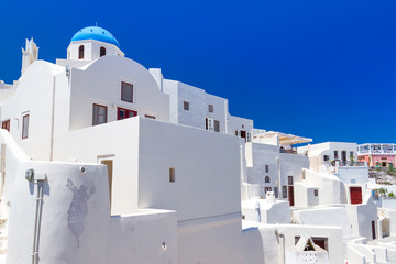 Naklejka premium White architecture of Oia village on Santorini island, Greece