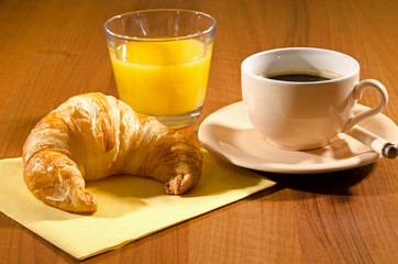 Kleines Frühstück mit Croissant