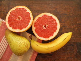 Pampelmuse - Grapefruit - Birne und Banane