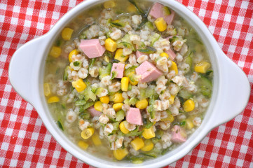 Getreide Dinkel Suppe