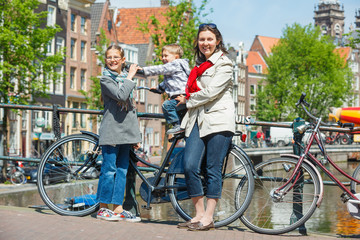 Naklejka premium Tourists in Amsterdam.