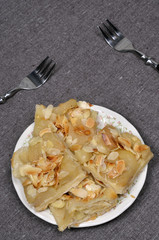 Szarlotka na talerzu