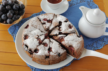 Sponge cake with plum