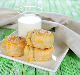 .Puff pastry rolls with cheese