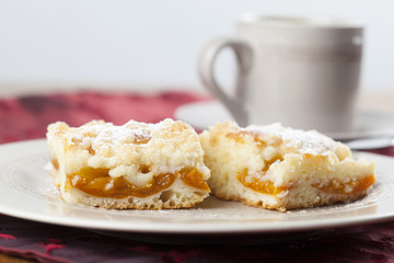 Apricot crumble cake