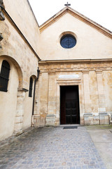Fototapeta na wymiar Kościół Saint-Julien-le-Pauvre w Paryżu