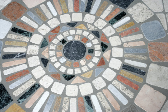 Bunte Mosaik-Naturstein-Rosette