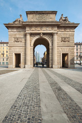 Fototapeta na wymiar Porta Garibaldi starożytny wejście miasto. Milan, Italy.