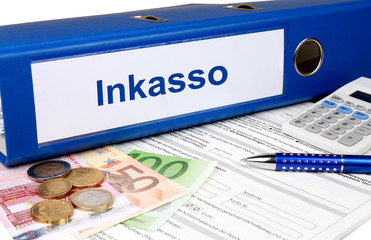 Inkasso Ordner mit Geld und Taschenrechner