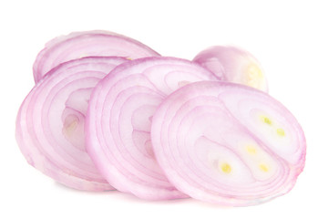 Obraz na płótnie Canvas Onion cut with rings isolated on white