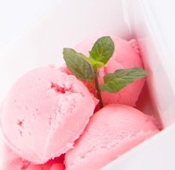 pink ice cream sundae 