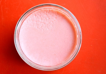 verrine crème lactée à la  fraise