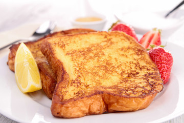 sugar toast with strawberry
