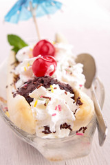 gourmet banana split