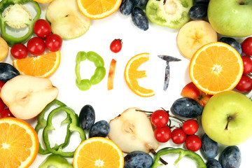 The word Diet lined with pieces of fruits and vegetables