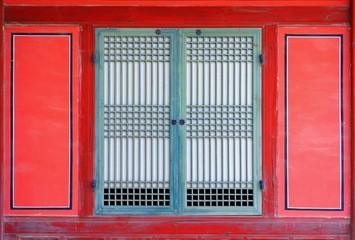red window