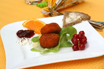 Knusprig gebackener Camembert