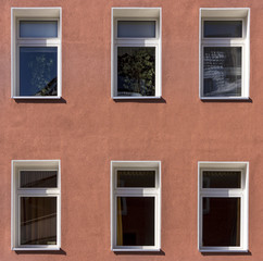 Fassaden von Mehrfamilienhäusern in Kiel, Deutschland