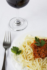 spaghetti bolognese and Wine
