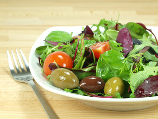 mixed baby green salad