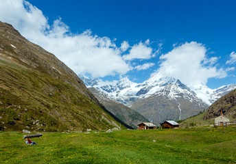 Fototapeta na wymiar Rodzina na lato Alpy góry
