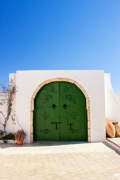 Porte de maison tunisi&egrave;ne
