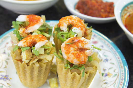 Nyonya Kueh Pie Tee With Prawns Closeup