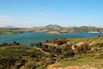 Fototapeta na wymiar Guadalteba jeziora w pobliżu Ardales, Andaluzja Photo ? Arena UK
