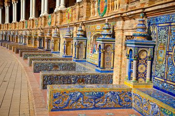 Obraz premium Famous ceramic benches in Plaza de Espana, Seville, Spain.