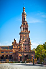 Fototapeta na wymiar Tower of Plaza de Espana, Sewilla, Sewilla prowincji, w Hiszpanii.
