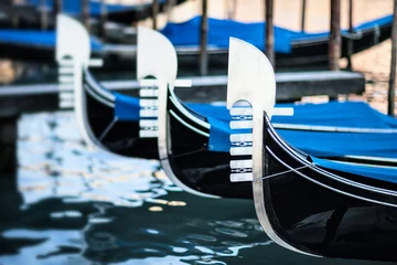 Photo sur Plexiglas Venise typical gondolas