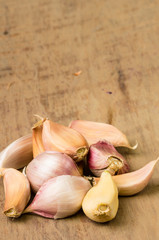 Cloves of garlic on table