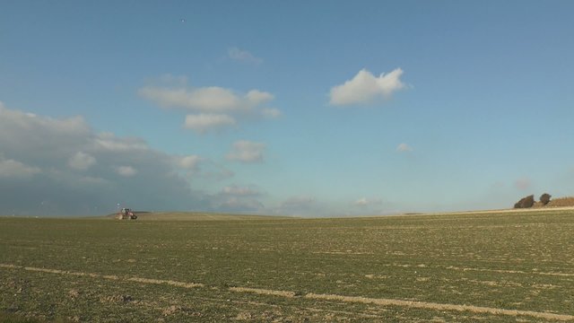 tracteur sur la ligne d'horizon
