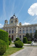 Fototapeta na wymiar Widok z Kunsthistorisches Museum w Wiedniu, Austria Lato.