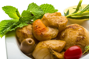 Scallop with asparagus, lime, mint and rosemary