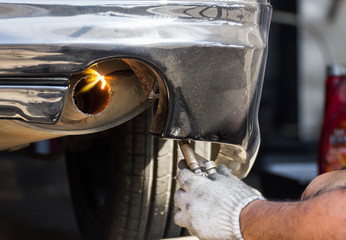 Repairing exhaust pipe