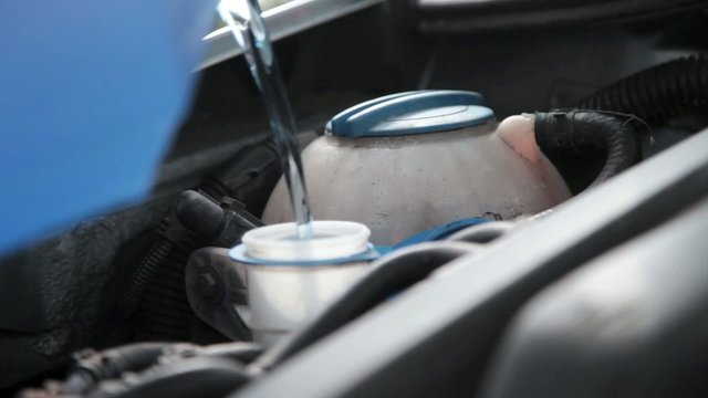 Wassertank f&uuml;r Scheibenwaschanlage