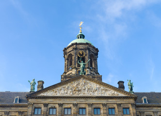 Fototapeta na wymiar royal palace in Amsterdam