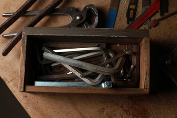 Fototapeta premium Imbus-Werkzeug auf Werkbank