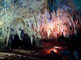 Tham Khao Bin cave