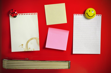 Blank note on fifties fridge door, copyspace for message
