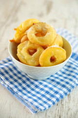 Frittierte Apfelringe