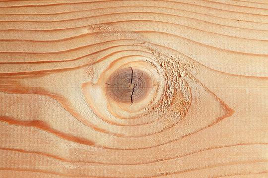nudo en la madera tabla de pino 3300f