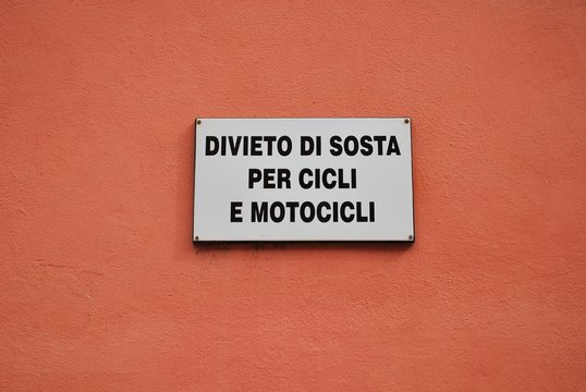 divieto sosta cicli