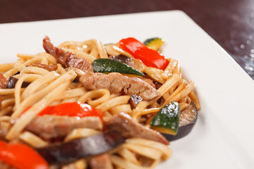 noodle with beef and vegetables