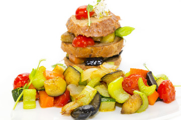 Булочки ржаные с овощами