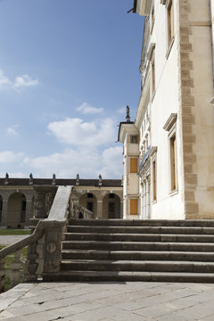 Scala di ingresso lato destro Villa Manin