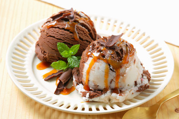 Chocolate vanilla ice cream